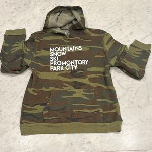 Ski Promontory, Ultra Soft Youth XL, Camo Hoodie, Like New
